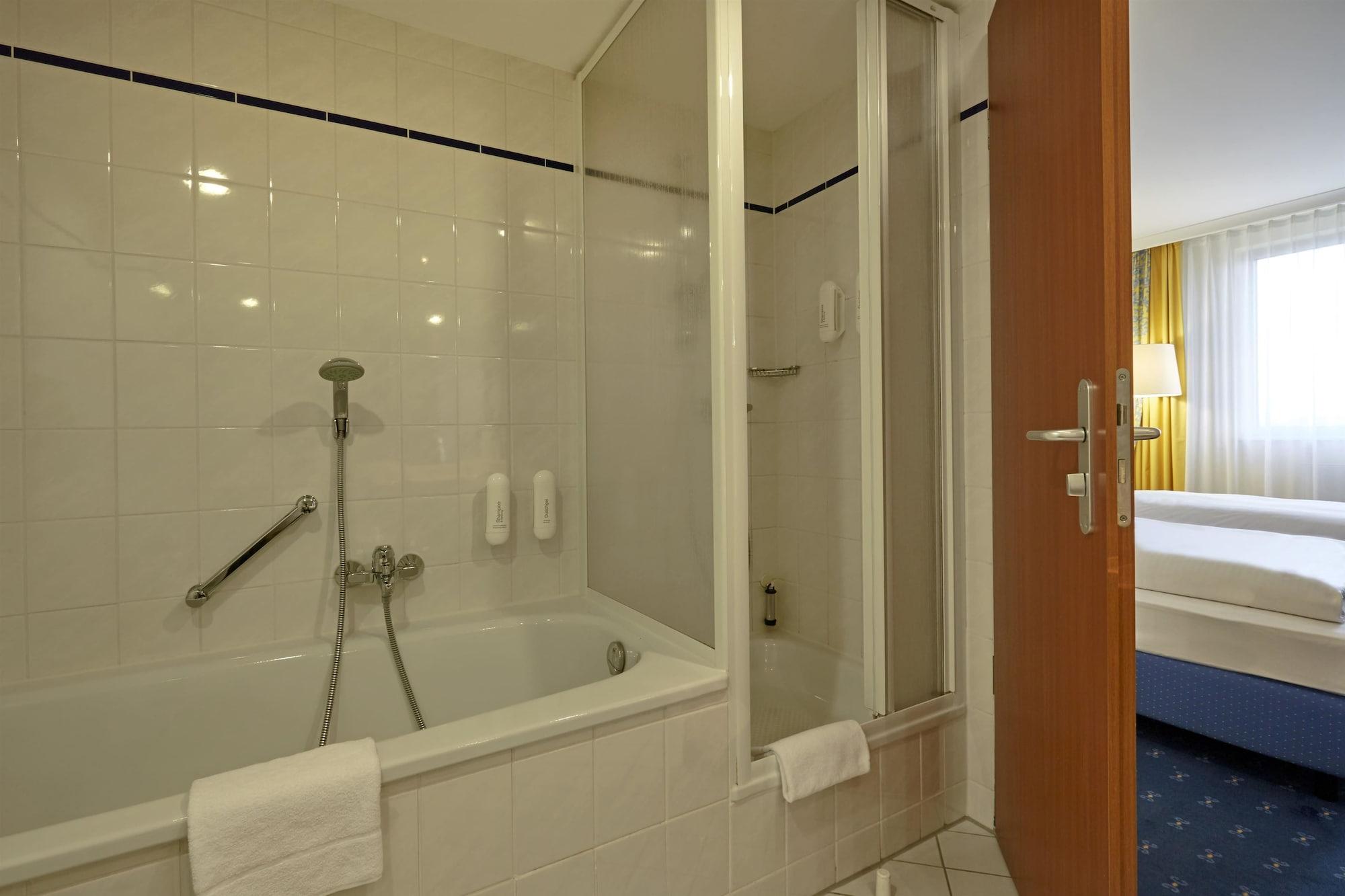 Hotel H4