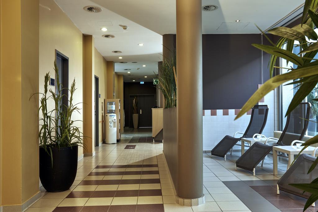 H4 Hotel 4*