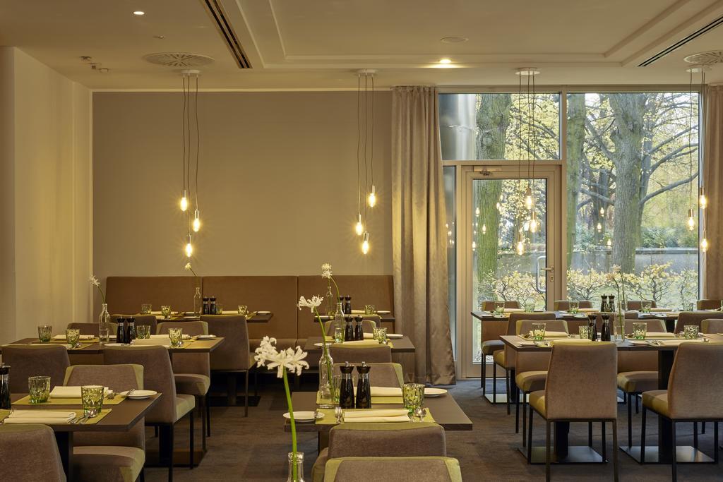 H4 Hotel 4*