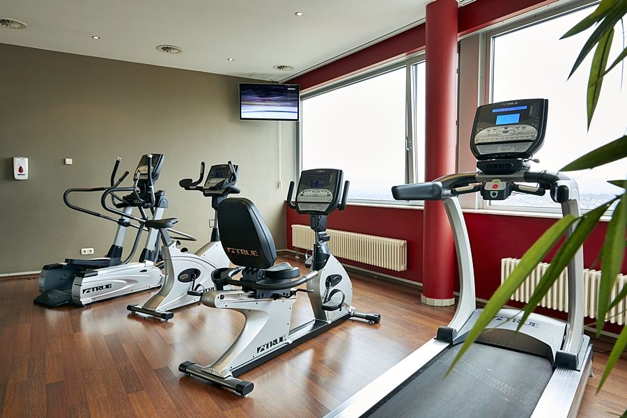 H4 Hotel 4*